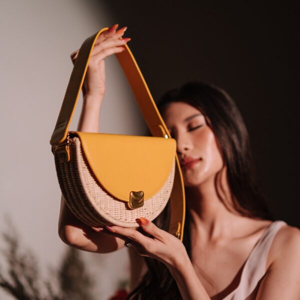 HALF MOON - Image 7